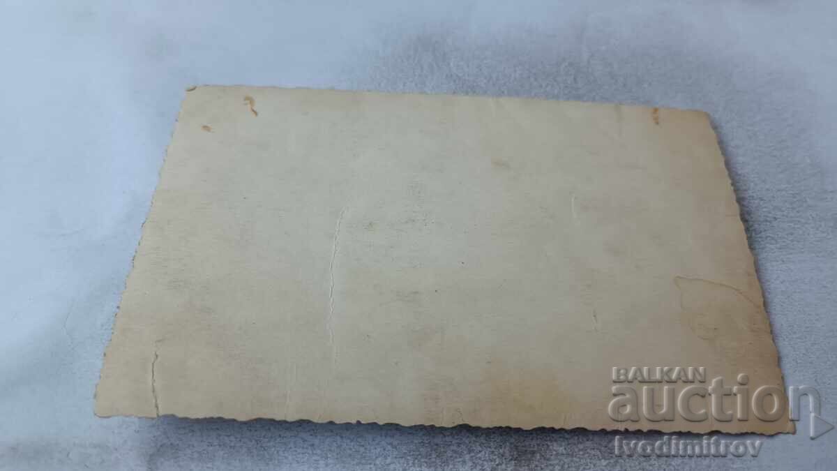 Снимка Ученици със своя учител с цена 2.35 лв. | € 1.20