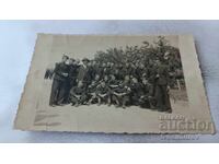 Снимка Ученици със своя учител