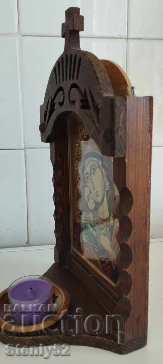 Vechi Iconomostas de casă, sculptură în lemn cu preț € 30.00 | 58.67 BGN