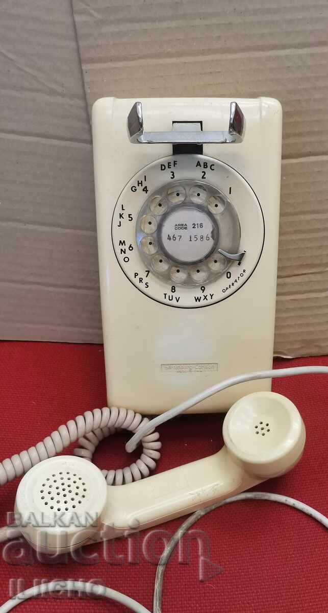 Ретро телефон с цена 100.00 лв. | € 51.13 Ретро телефон с цена 100.00 лв. | € 51.13