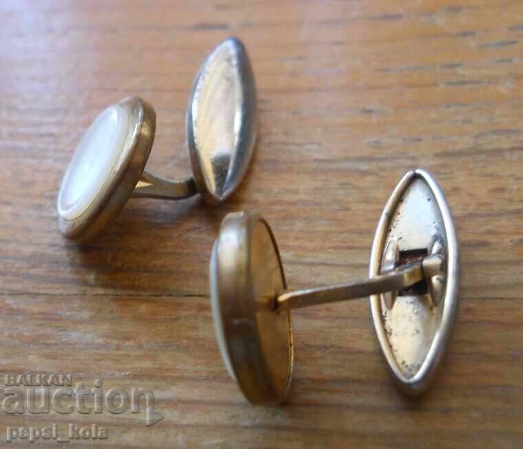 Μανικετόκουμπα με φίλντισι με τιμή € 3.00 | 5.87 BGN