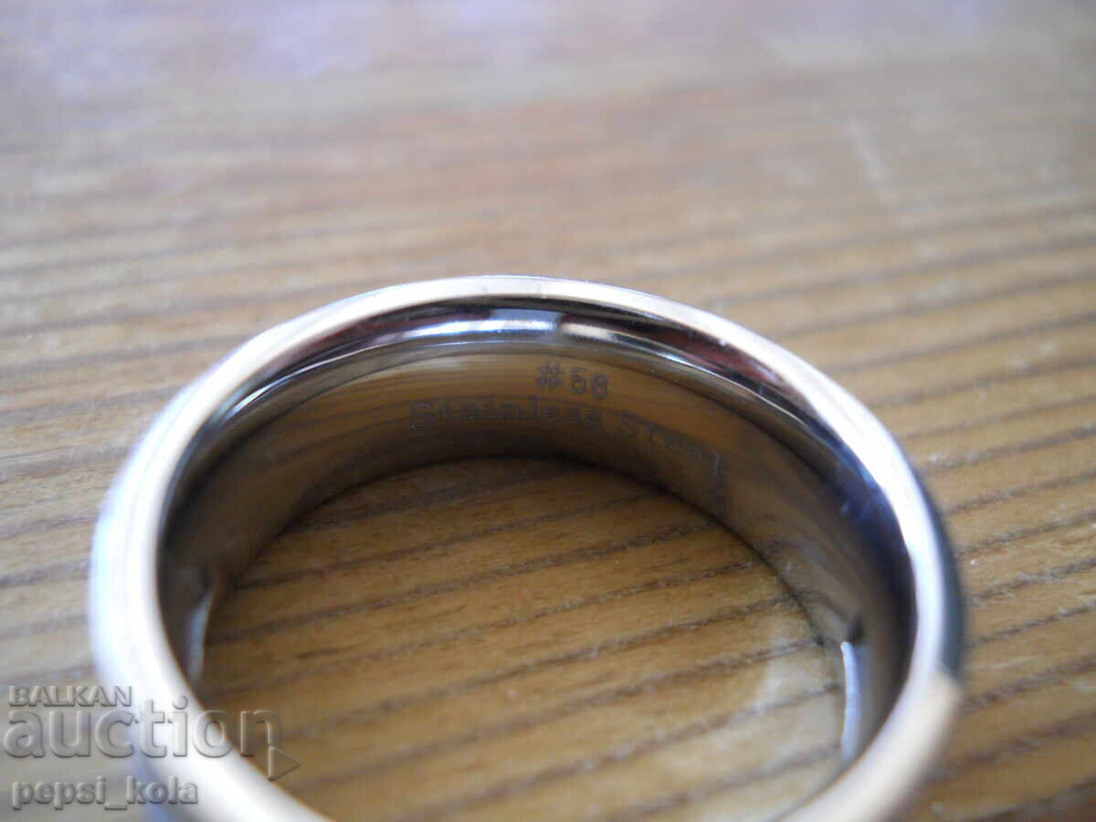 Auction  Medical steel ring with crystal