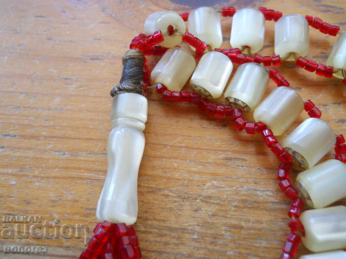 Mătănii din sidef cu preț 35.00 BGN | € 17.90 Mătănii din sidef cu preț 35.00 BGN | € 17.90