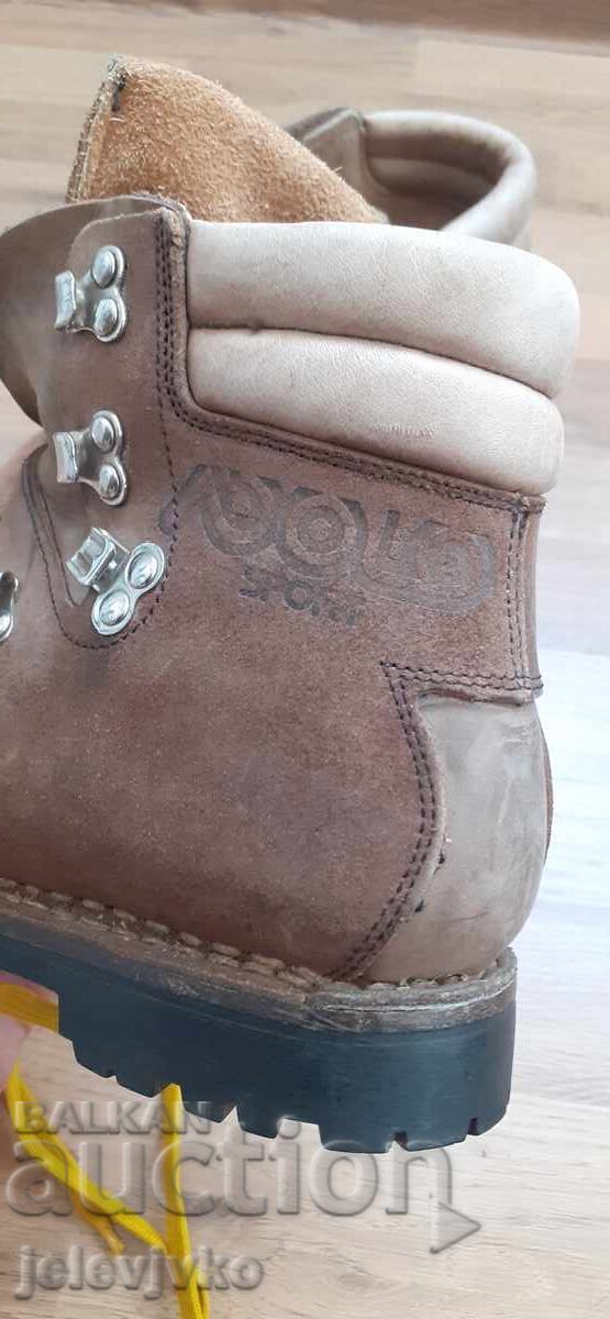 Leather Boots with price 36.00 BGN | € 18.41 Leather Boots with price 36.00 BGN | € 18.41