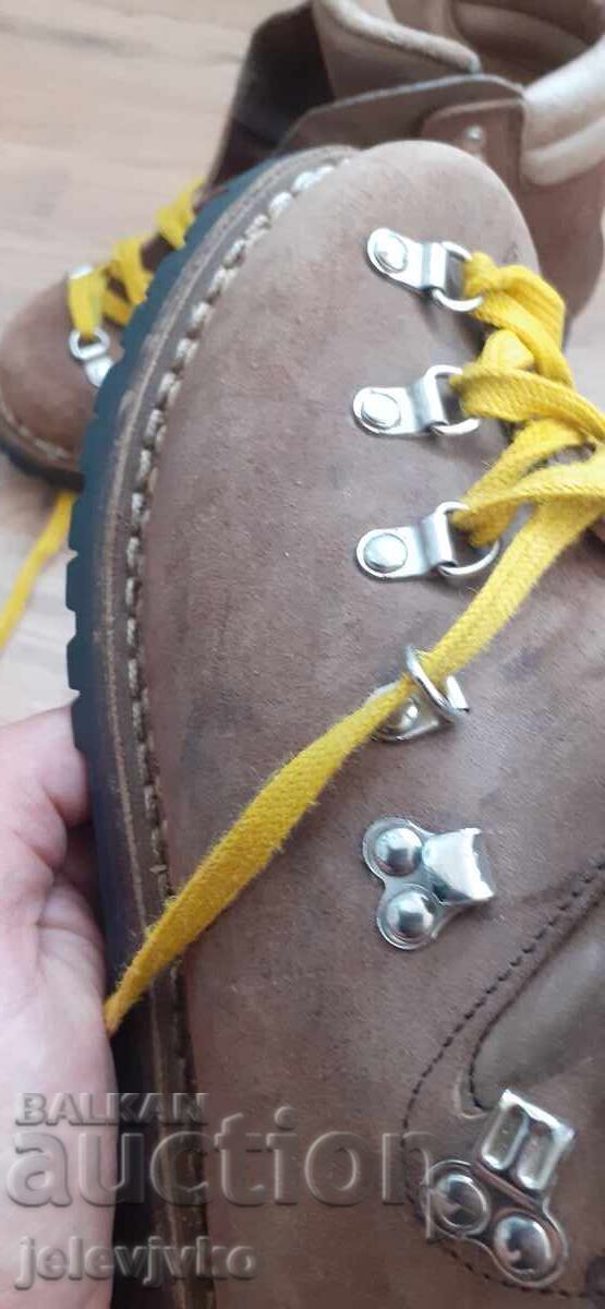 Licitație Ghete din piele naturală Licitație Ghete din piele naturală