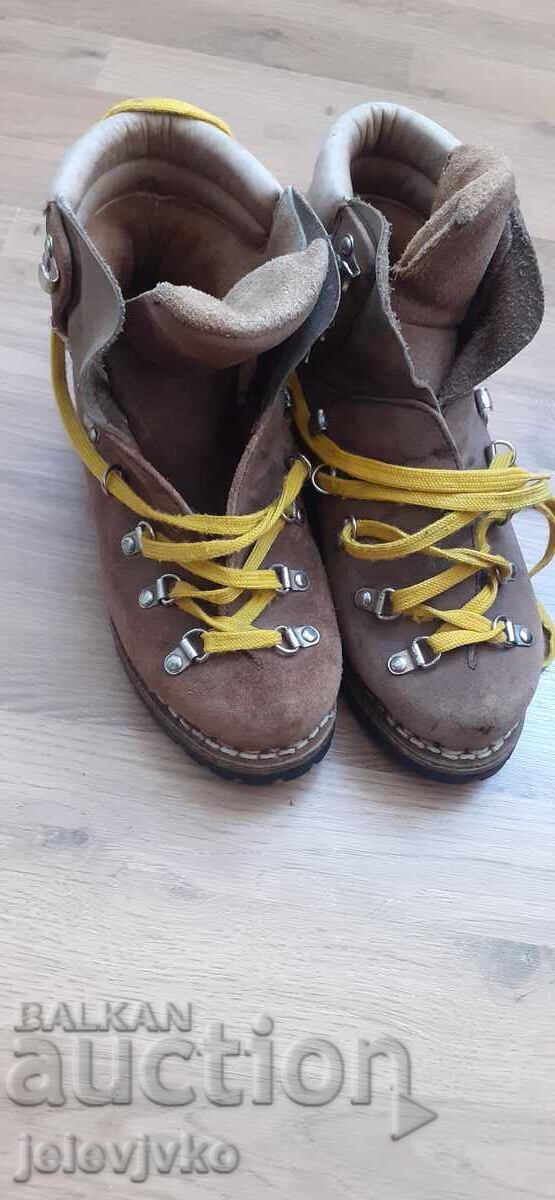 Leather Boots - 5 Leather Boots - 5