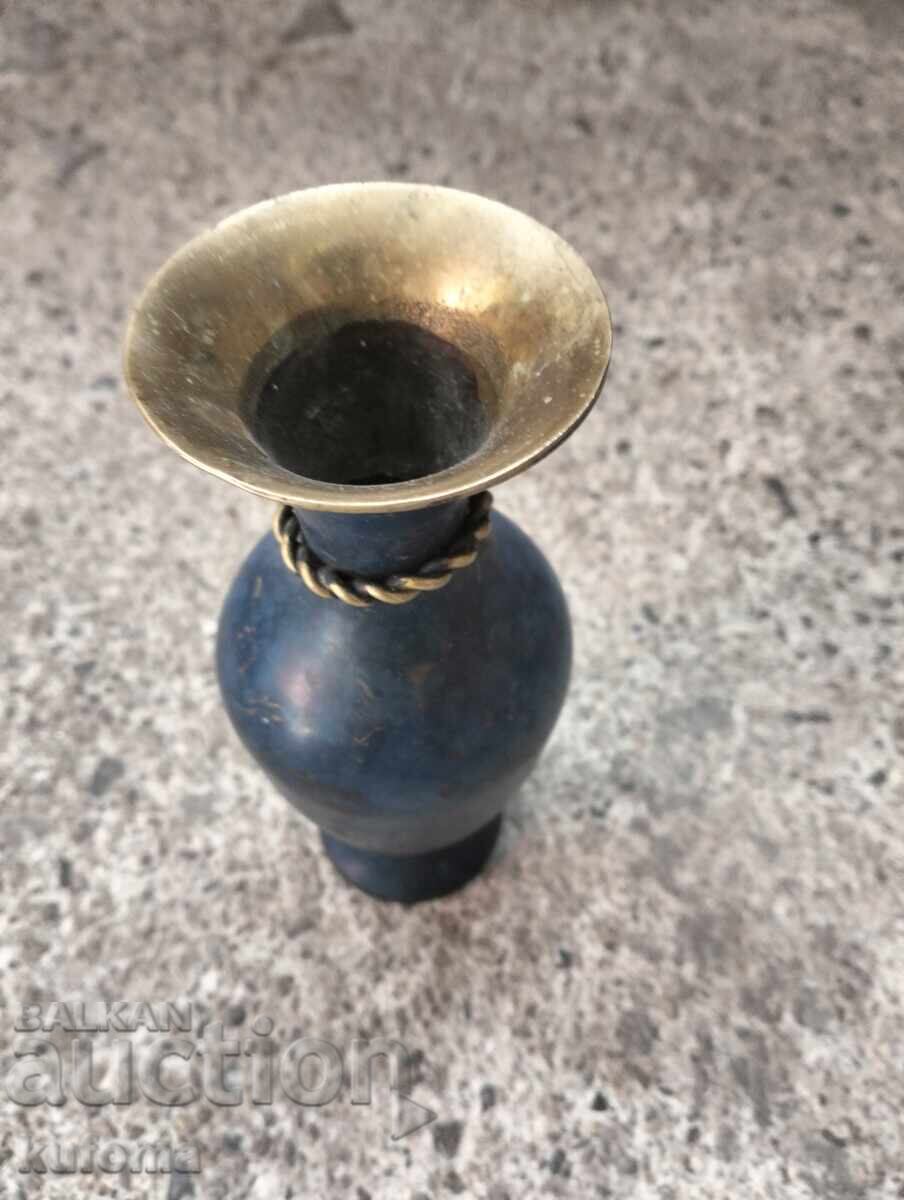 Χάλκινο βάζο με τιμή 19.99 BGN | € 10.22