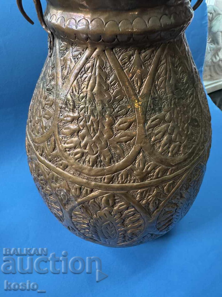 Μεγάλο παλιό χάλκινο δοχείο νερού με τιμή € 50.00 | 97.79 BGN Μεγάλο παλιό χάλκινο δοχείο νερού με τιμή € 50.00 | 97.79 BGN