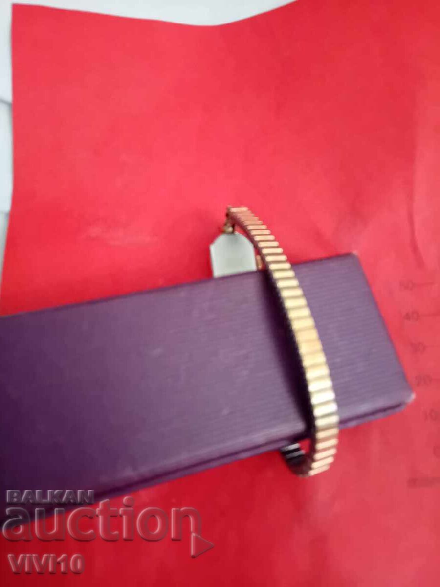 Ceas de damă, Placat cu aur, 20 m cu preț € 25.56 | 49.99 BGN Ceas de damă, Placat cu aur, 20 m cu preț € 25.56 | 49.99 BGN