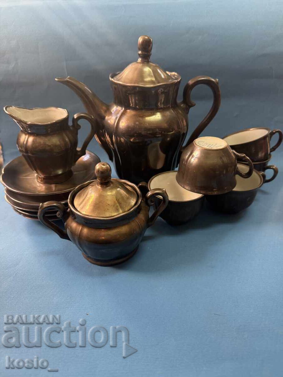 Παλιό σετ καφέ από πορσελάνη