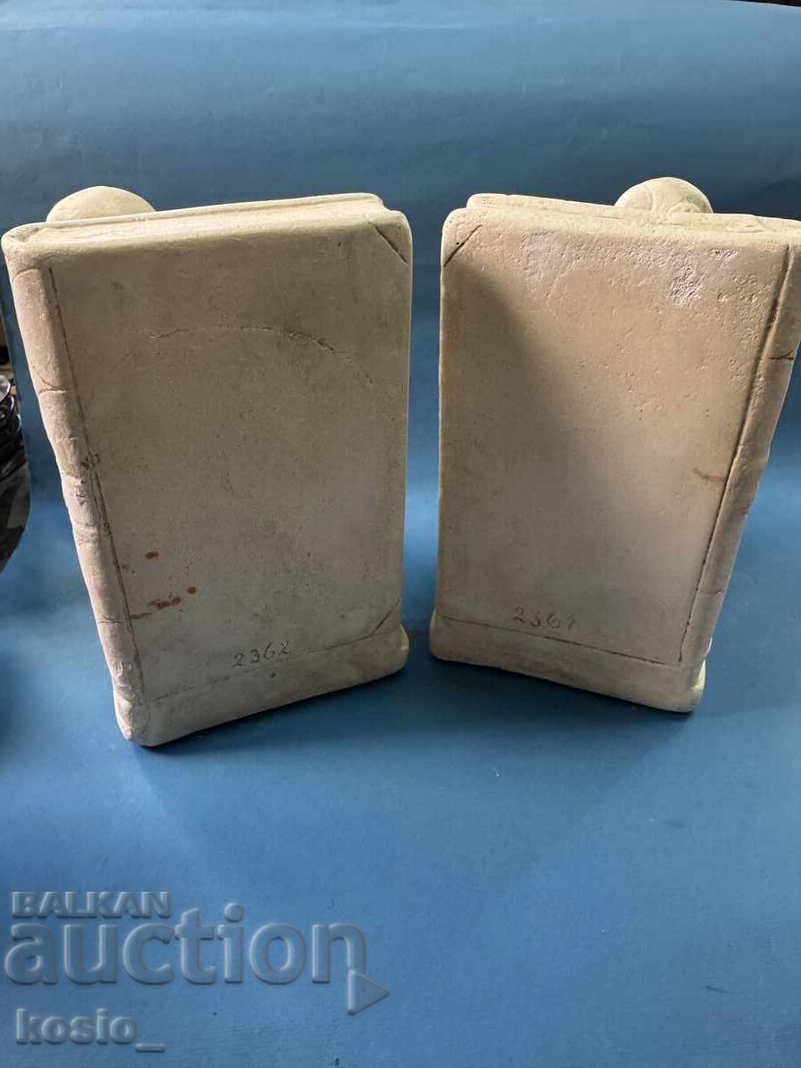 Delivery of Book stands Delivery of Book stands