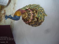 Εξαιρετικά όμορφο και στιβαρό ειδώλιο για αυγό