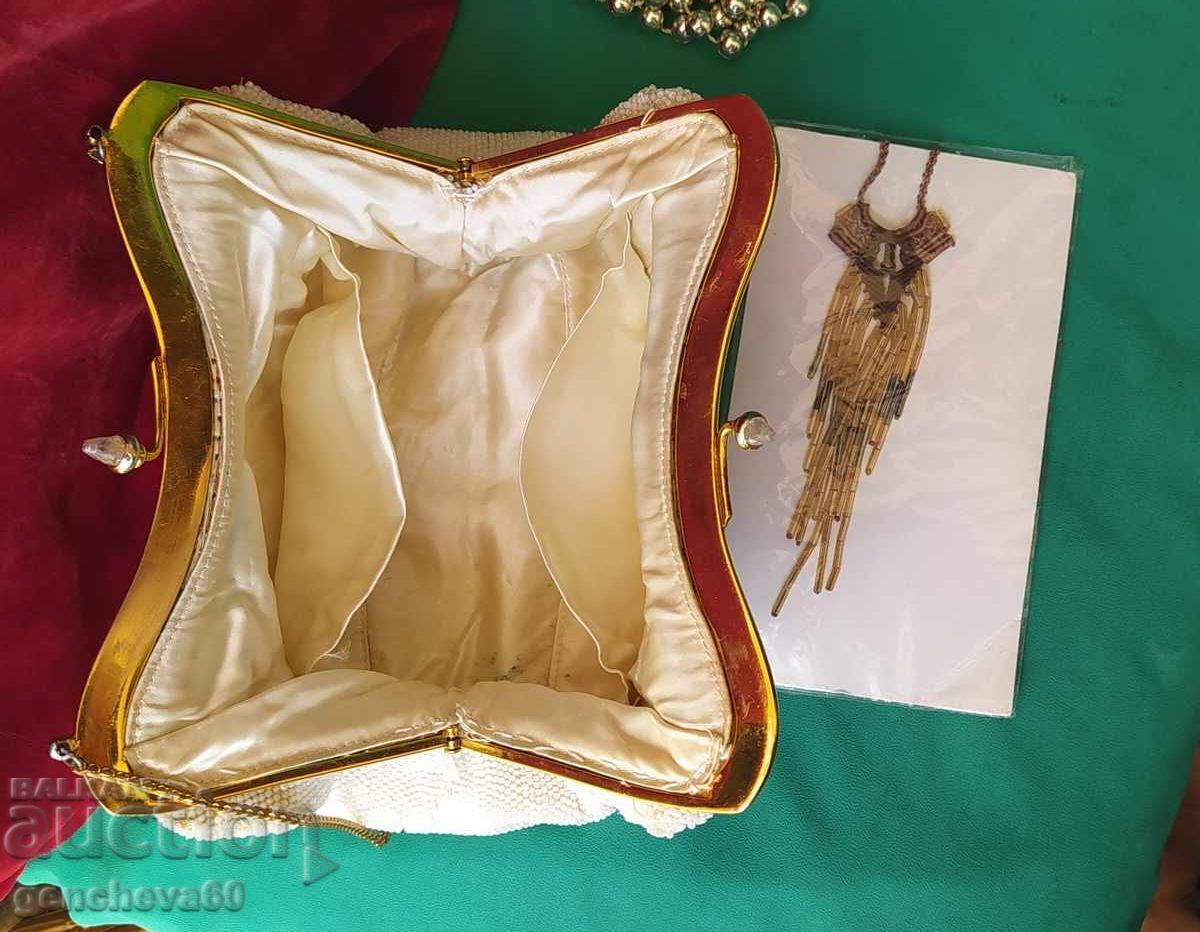 Auction Vintage beaded bag and macrame necklace Auction Vintage beaded bag and macrame necklace