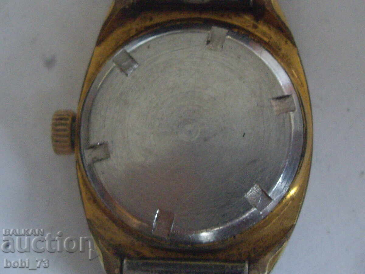 Δημοπρασία Παλιό επιχρυσωμένο γυναικείο ρωσικό ρολόι Δημοπρασία Παλιό επιχρυσωμένο γυναικείο ρωσικό ρολόι