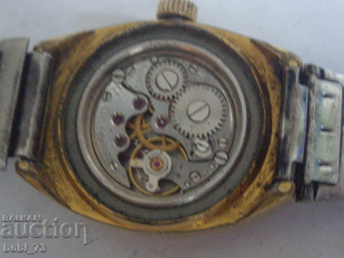 Παράδοση Παλιό επιχρυσωμένο γυναικείο ρωσικό ρολόι Παράδοση Παλιό επιχρυσωμένο γυναικείο ρωσικό ρολόι