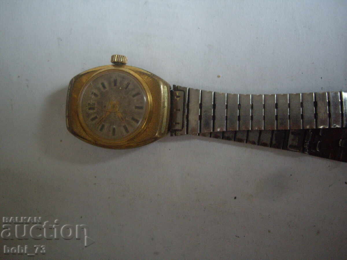 Παλιό επιχρυσωμένο γυναικείο ρωσικό ρολόι Παλιό επιχρυσωμένο γυναικείο ρωσικό ρολόι