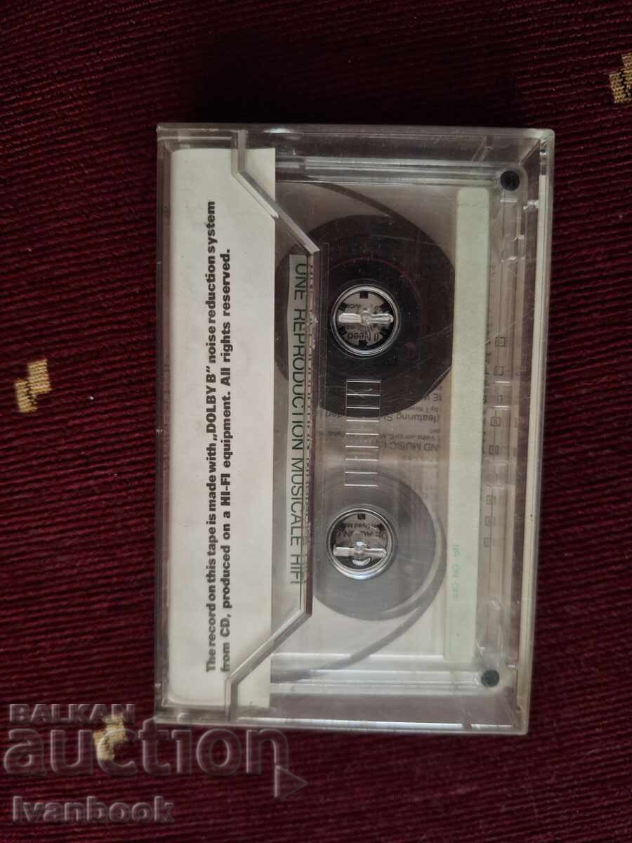 Auction  Audio cassette - Julio Iglesias