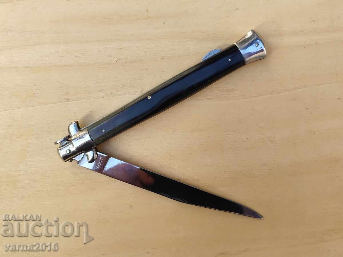 Auction  Folding Knife Buffalo Horns Strong Tight