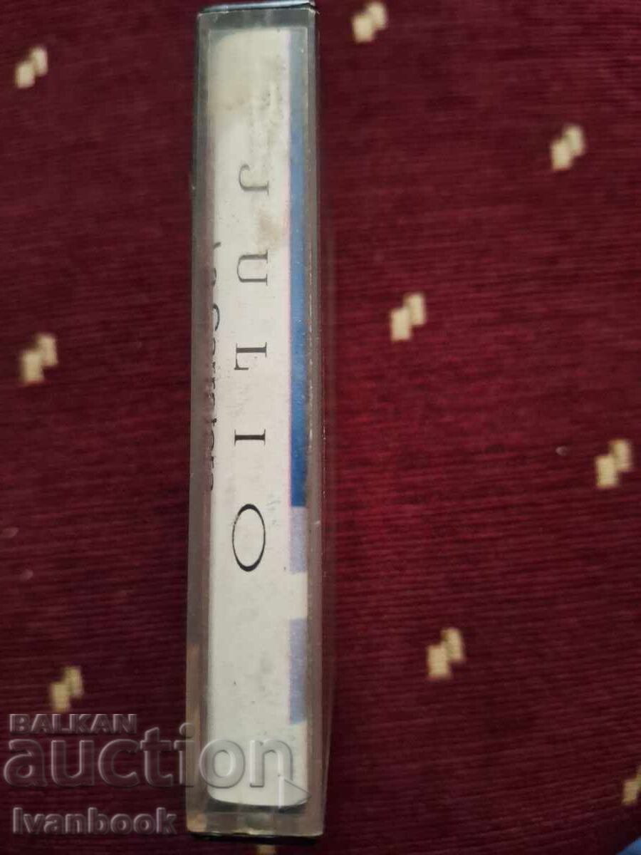 Caseta audio - Julio Iglesias cu preț 3.00 BGN | € 1.53