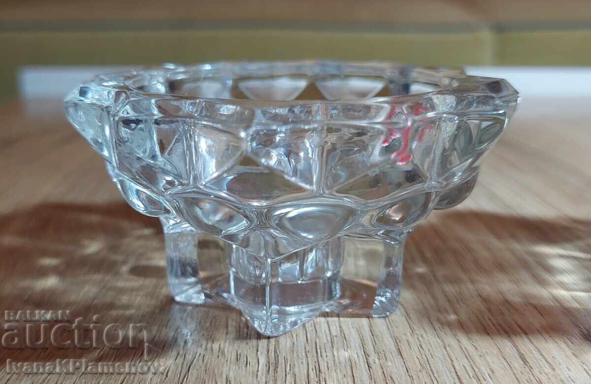 Sfeșnice de sticlă pentru cunoscători, două bucăți cu preț 24.00 BGN | € 12.27