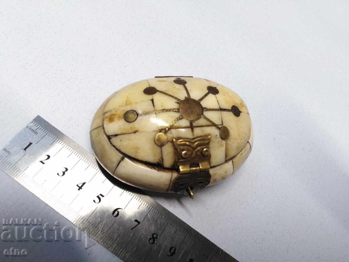 OLD CAMEL BONE JEWELRY BOX - 7