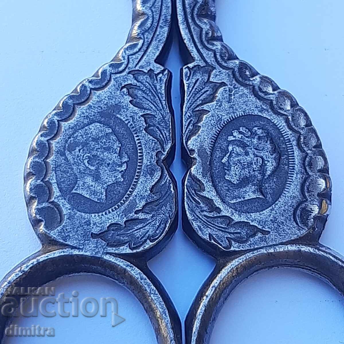 Auction Interesting old scissors Auction Interesting old scissors