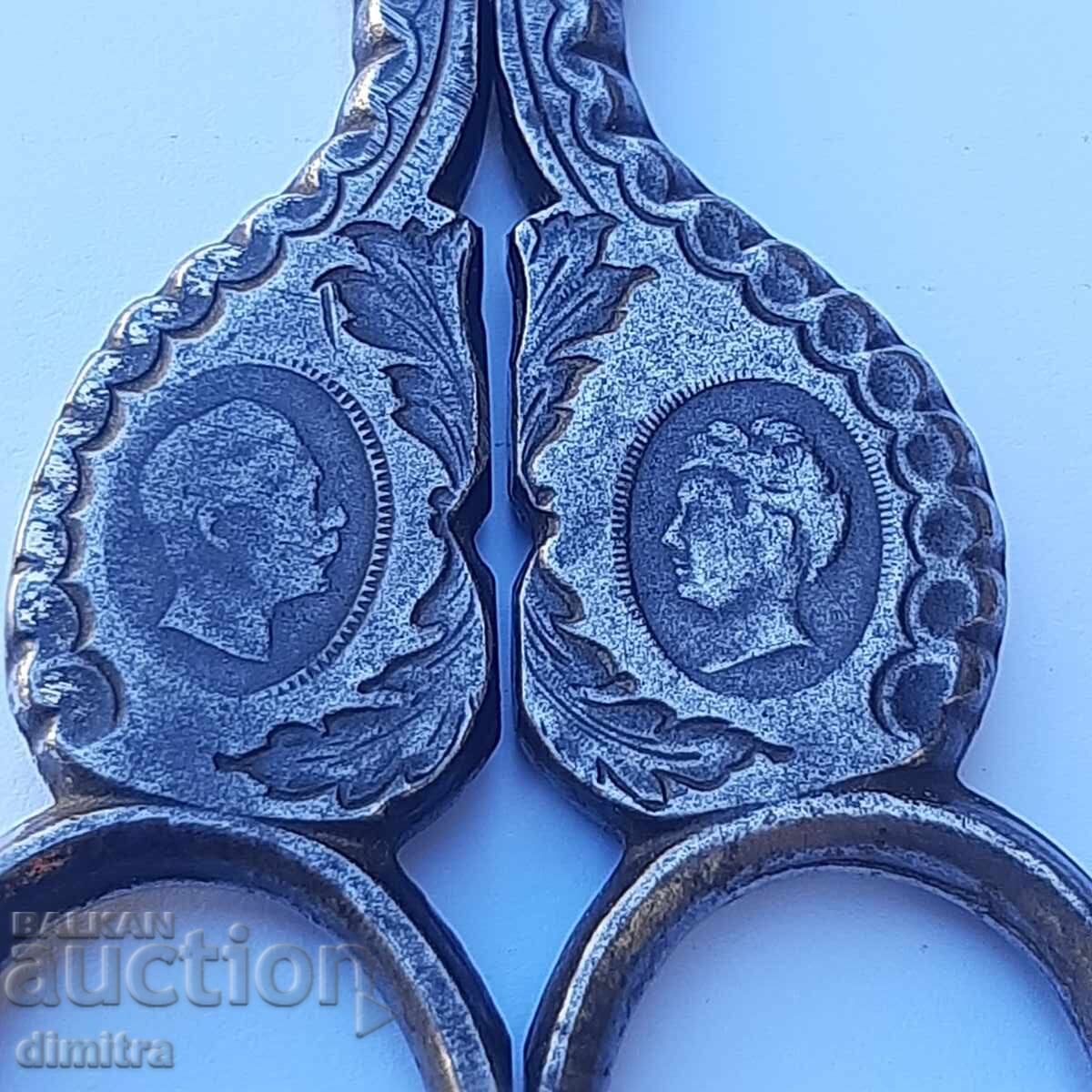 Delivery of Interesting old scissors Delivery of Interesting old scissors