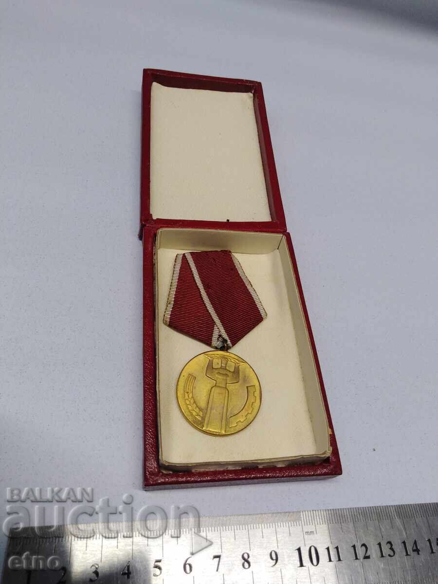 ЮБИЛЕЕН МЕДАЛ 25 ГОДИНИ НАРОДНА ВЛАСТс кутия,орден ,отличие ЮБИЛЕЕН МЕДАЛ 25 ГОДИНИ НАРОДНА ВЛАСТс кутия,орден ,отличие