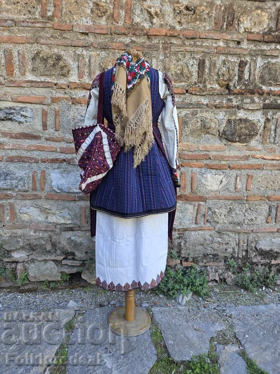 Доставка на Моминска носија од села под Сува Гора