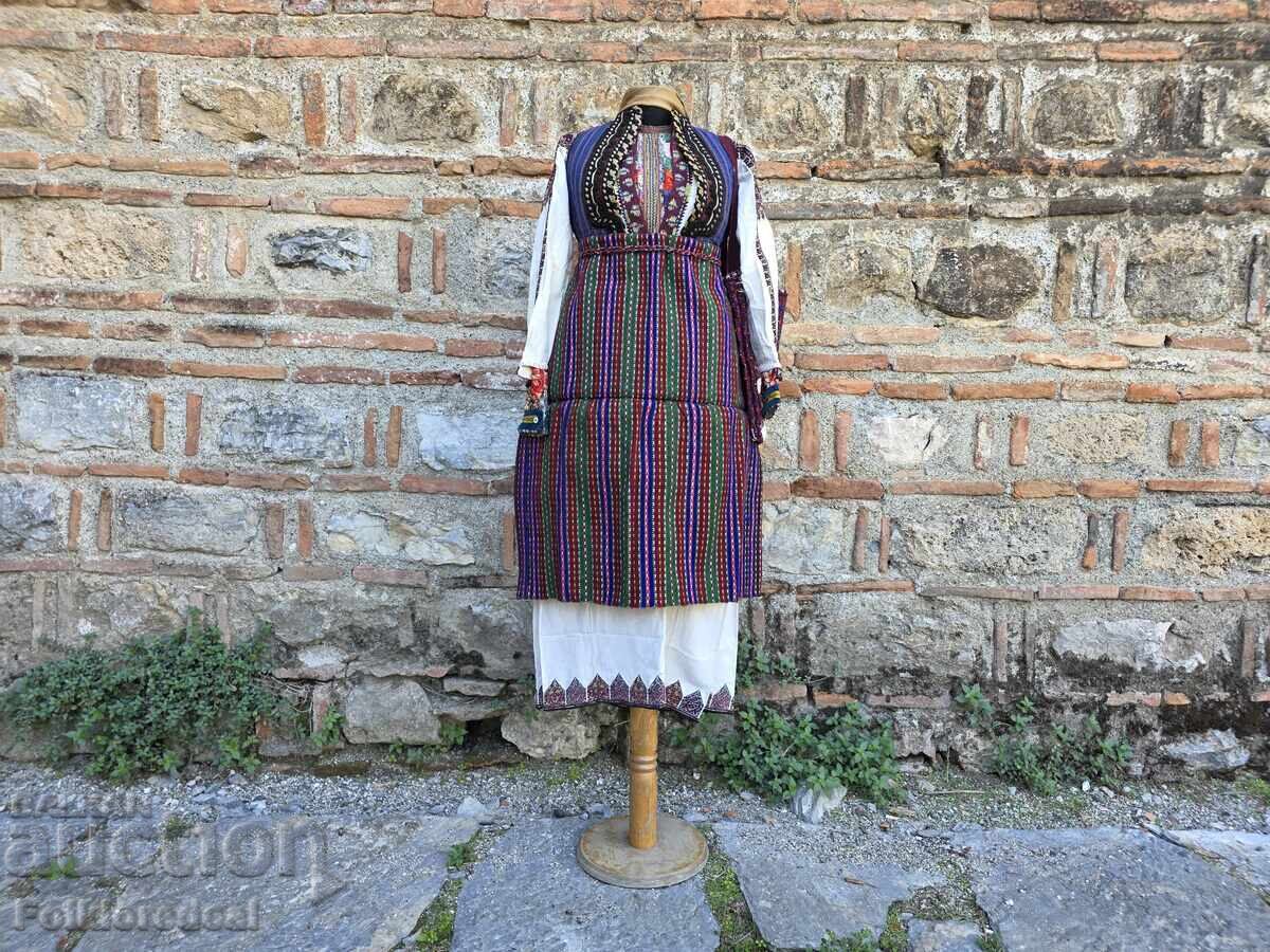 Моминска носија од села под Сува Гора