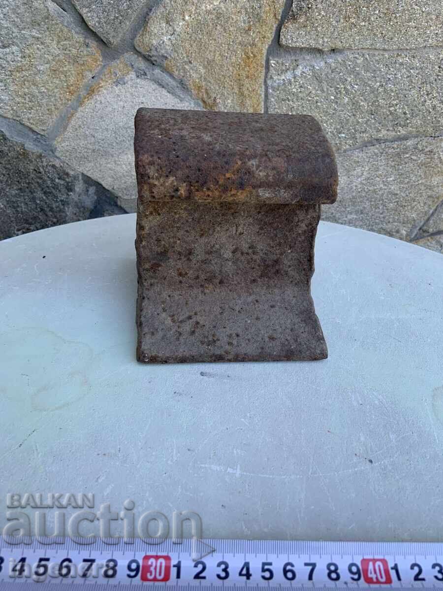 Σφυρί από ράγα τρένου Φτιάξτο μόνος σου - 4.3 ΚΓΡ με τιμή 23.00 BGN | € 11.76