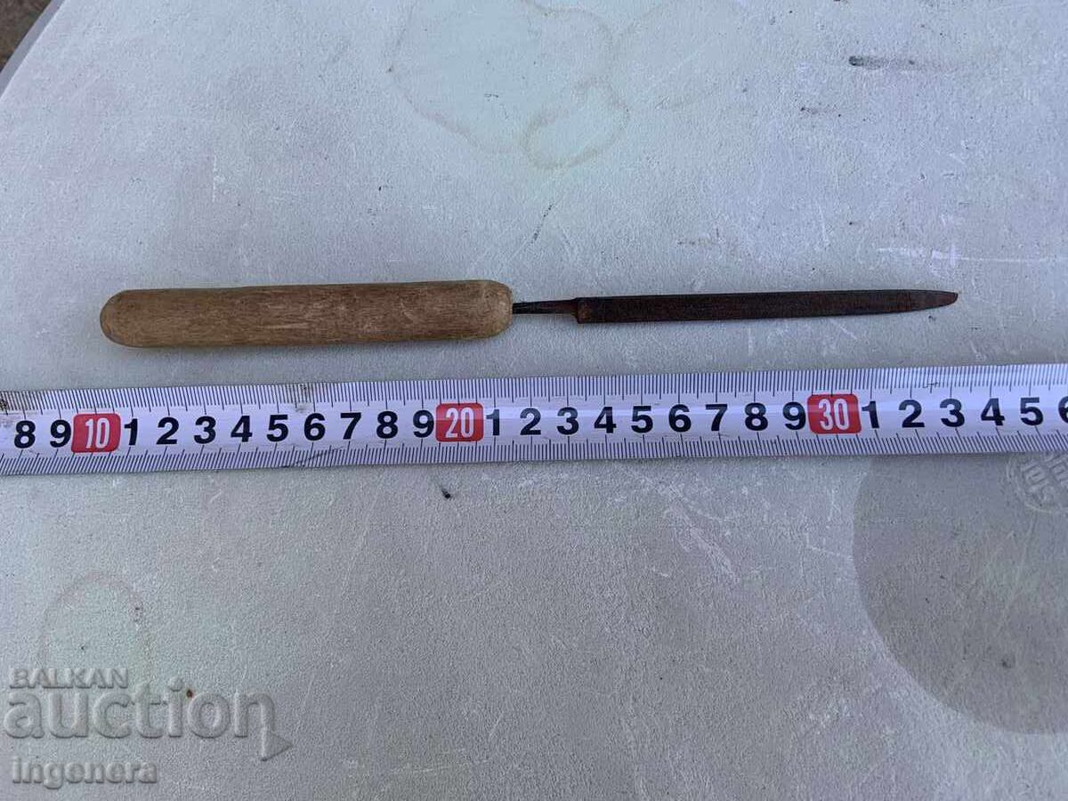 FERĂSTRĂU FIN TRIUNGHIULAR PENTRU MESTEȘUGARI FERĂSTRĂU FIN TRIUNGHIULAR PENTRU MESTEȘUGARI