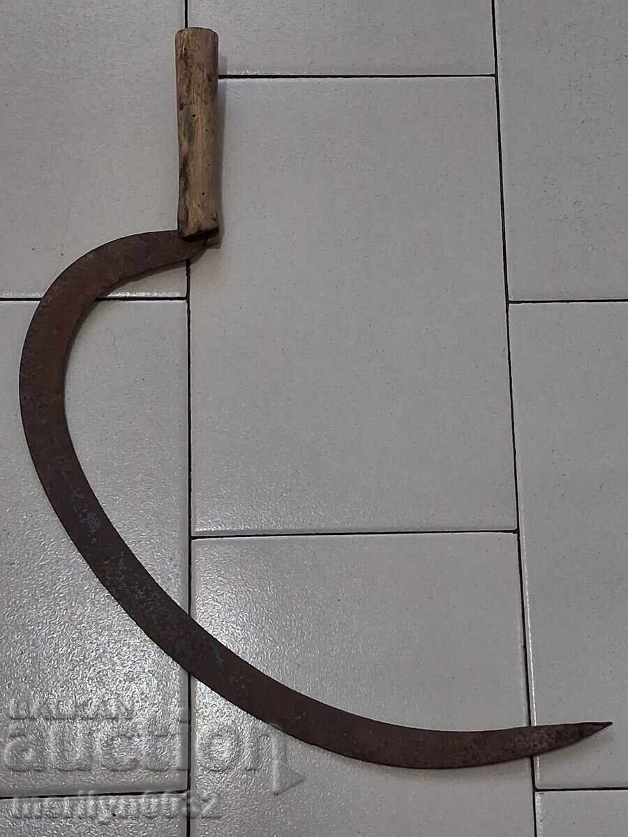 Παλιό σφυρήλατο δρεπάνι γεωργικό εργαλείο σφυρήλατο σίδηρο με τιμή 35.00 BGN | € 17.90