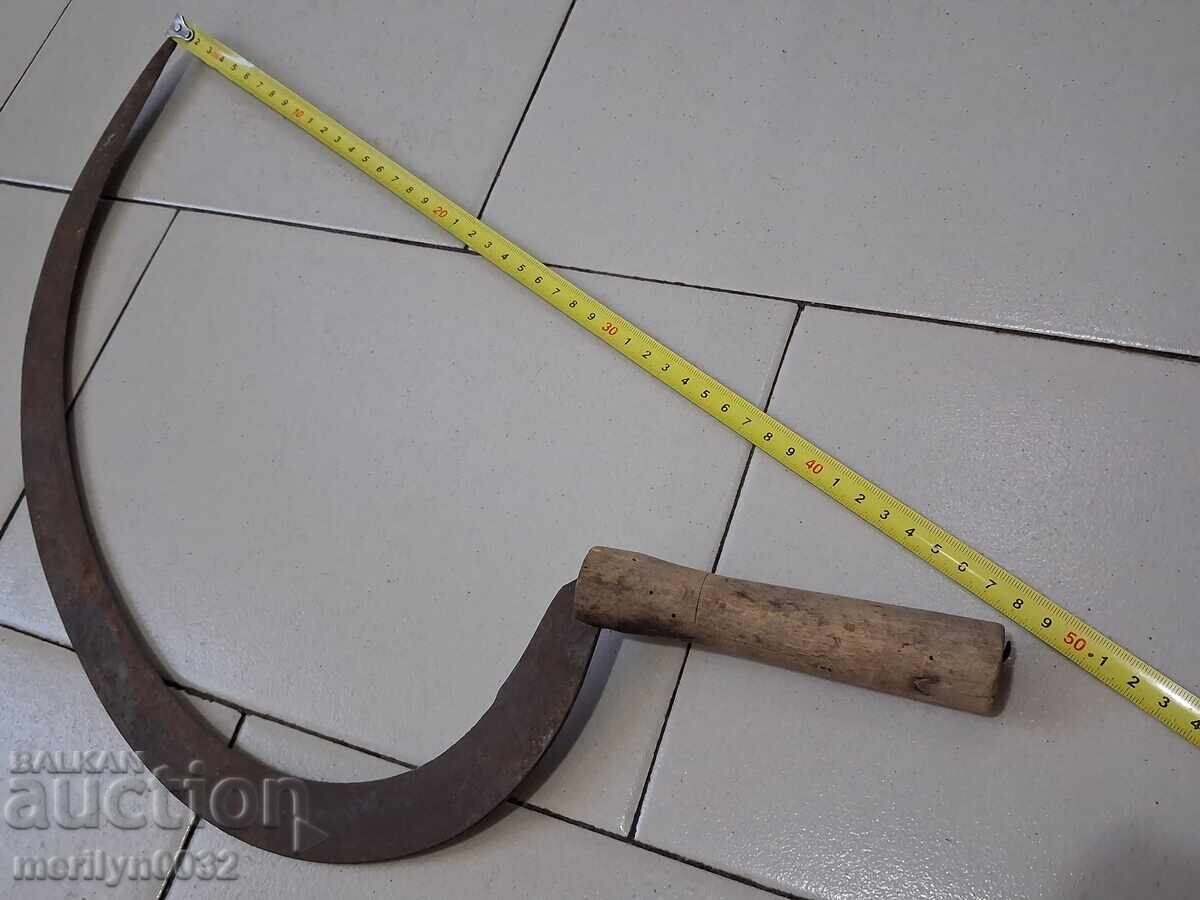 Παράδοση Παλιό σφυρήλατο δρεπάνι γεωργικό εργαλείο σφυρήλατο σίδηρο