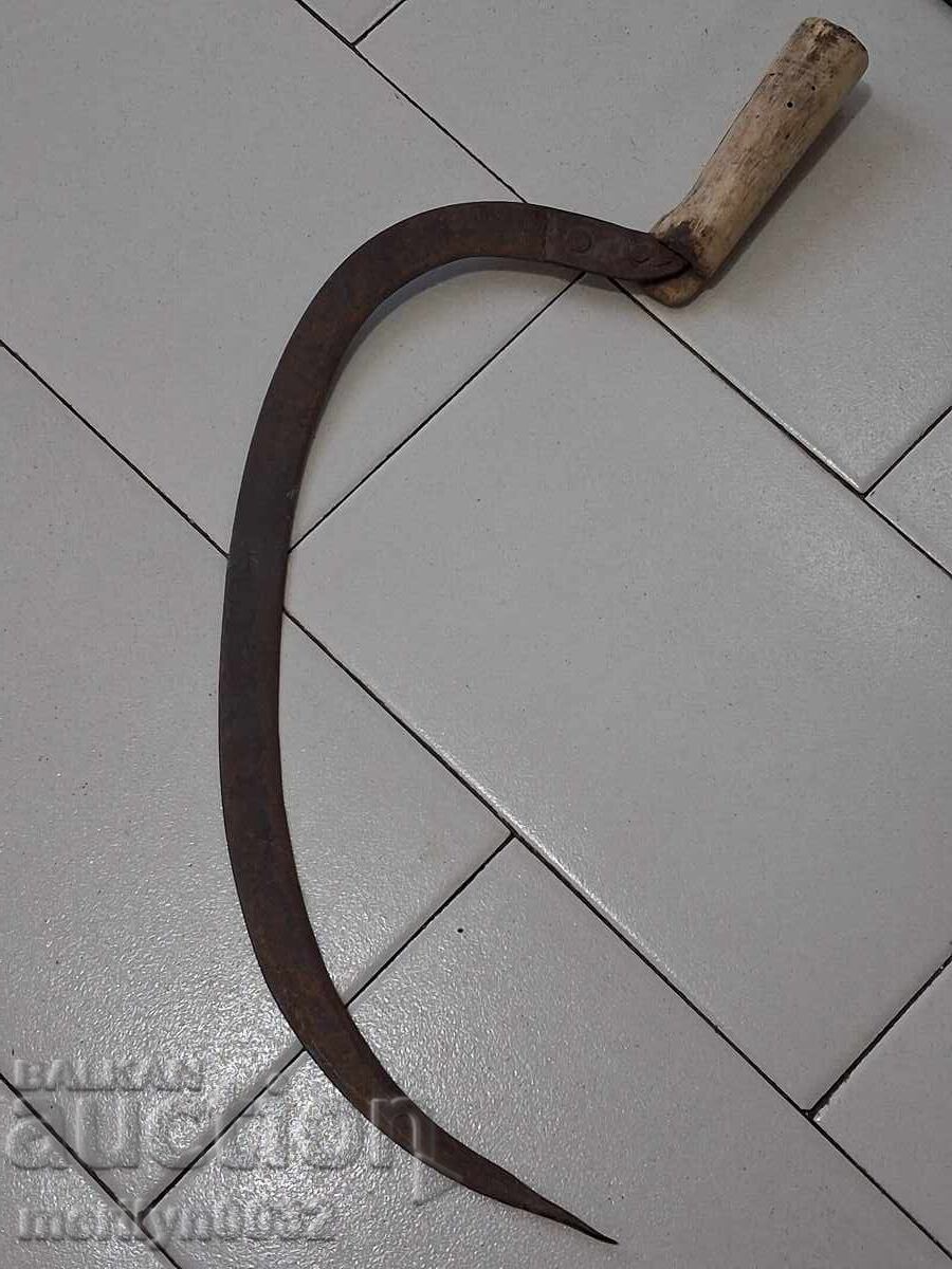 Παλιό σφυρήλατο δρεπάνι γεωργικό εργαλείο σφυρήλατο σίδηρο με τιμή 35.00 BGN | € 17.90