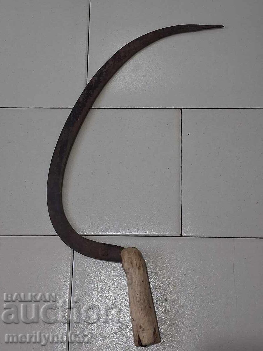 Παλιό σφυρήλατο δρεπάνι γεωργικό εργαλείο σφυρήλατο σίδηρο