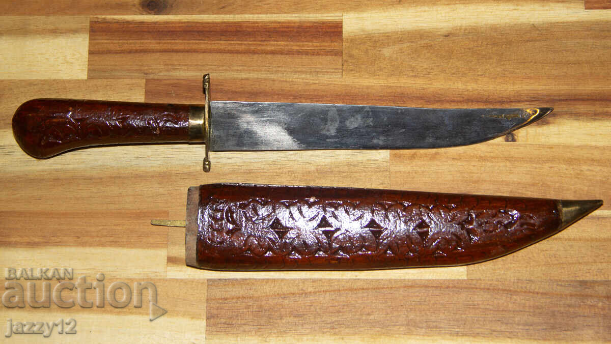 Auction  Old hunting knife, wooden sheath
