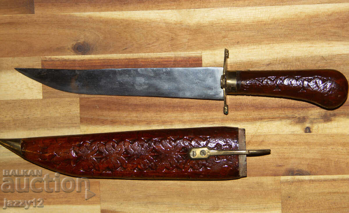 Delivery of Old hunting knife, wooden sheath