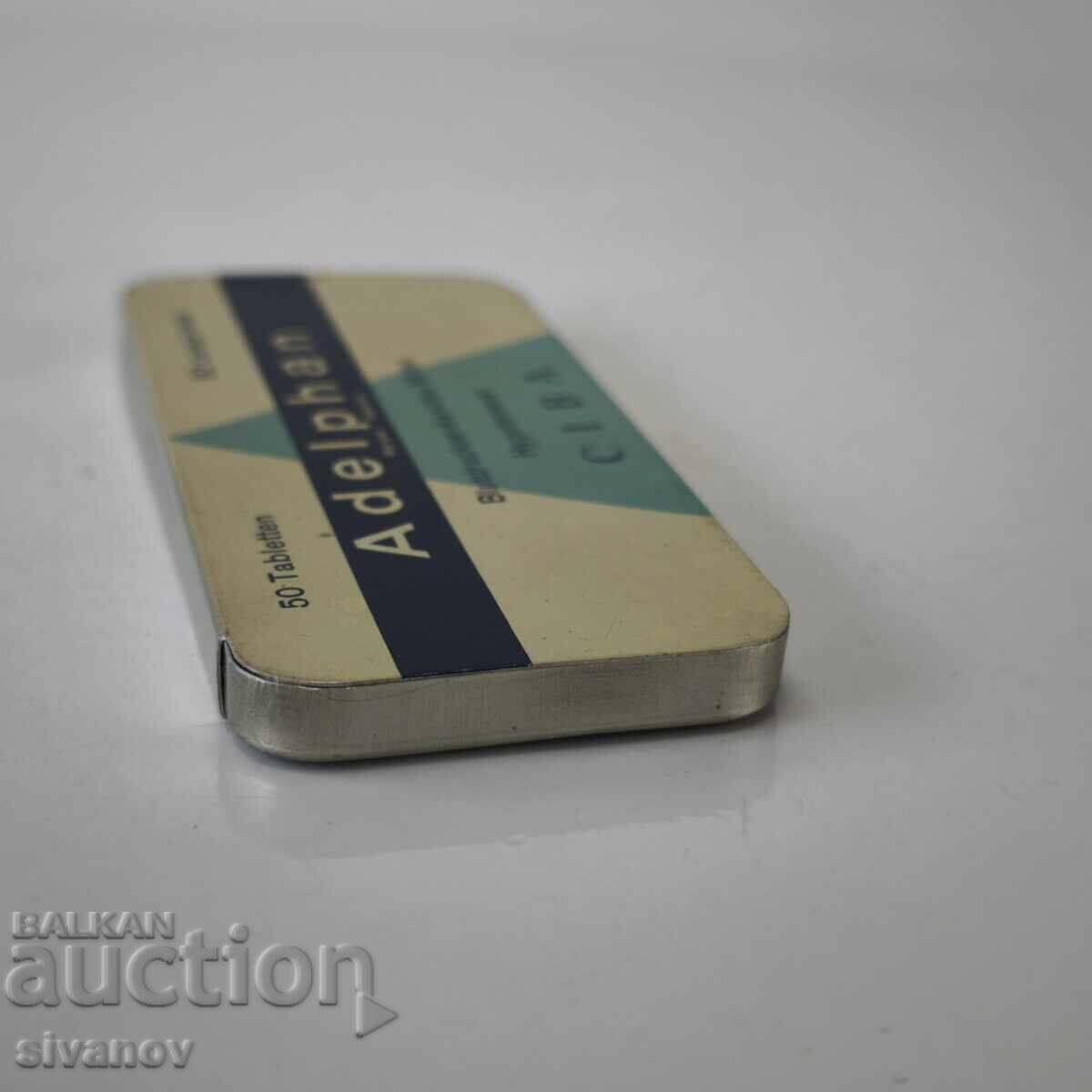 Παράδοση Παλιό μεταλλικό κουτί φαρμάκου Adalphin #6205