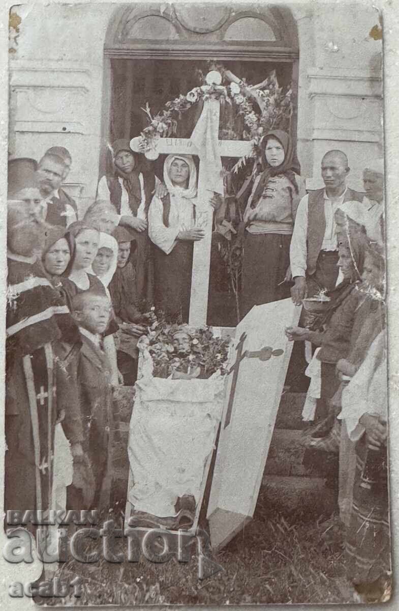 Погребение Свещеник Роднини Погребение Свещеник Роднини