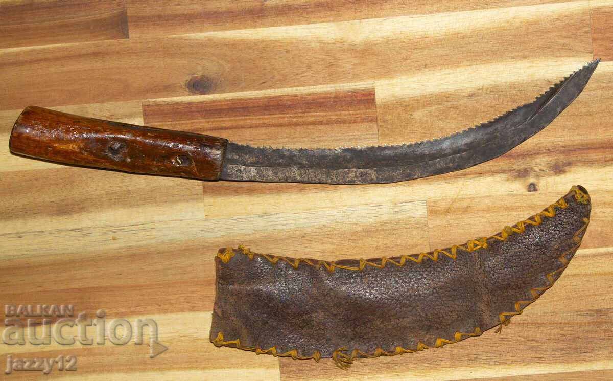 Стар земеделски нож дървена дръжка трион Стар земеделски нож дървена дръжка трион