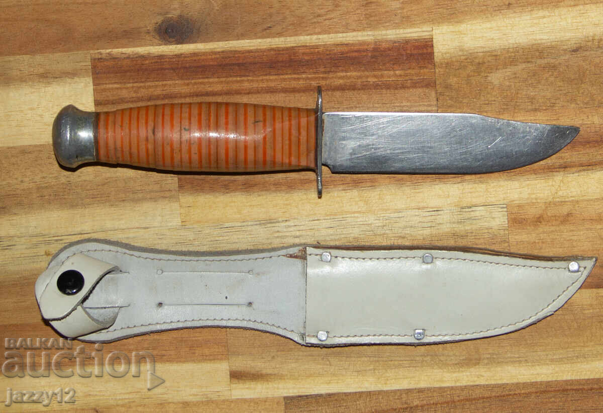 Old tourist/hunting knife with sheath with price 160.00 BGN | € 81.81