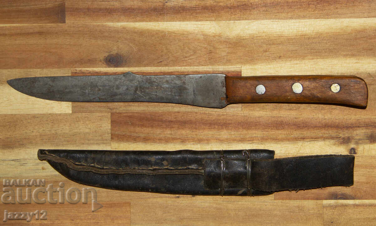 Παράδοση Παλιό κυνηγετικό μαχαίρι ξύλινη λαβή