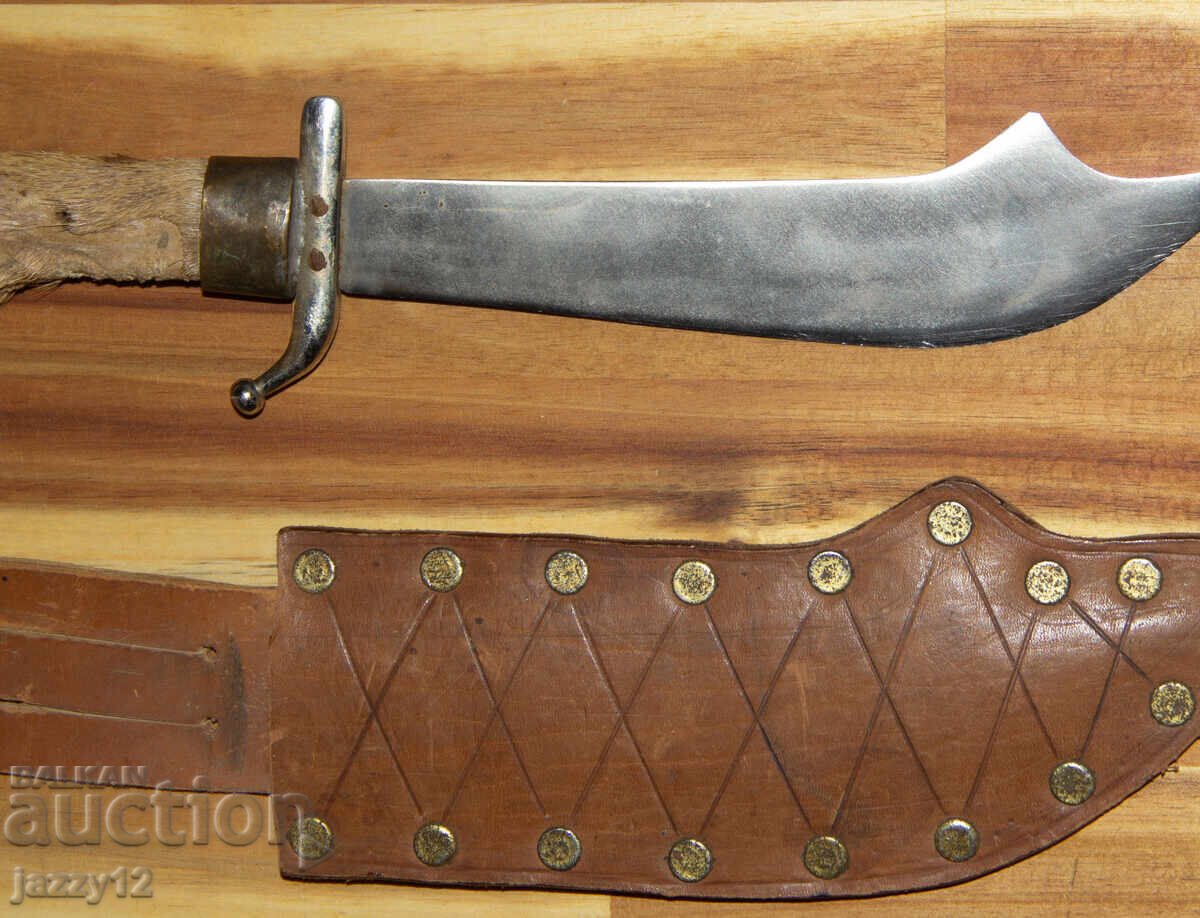 Auction  Solid hunting knife with a hoof handle