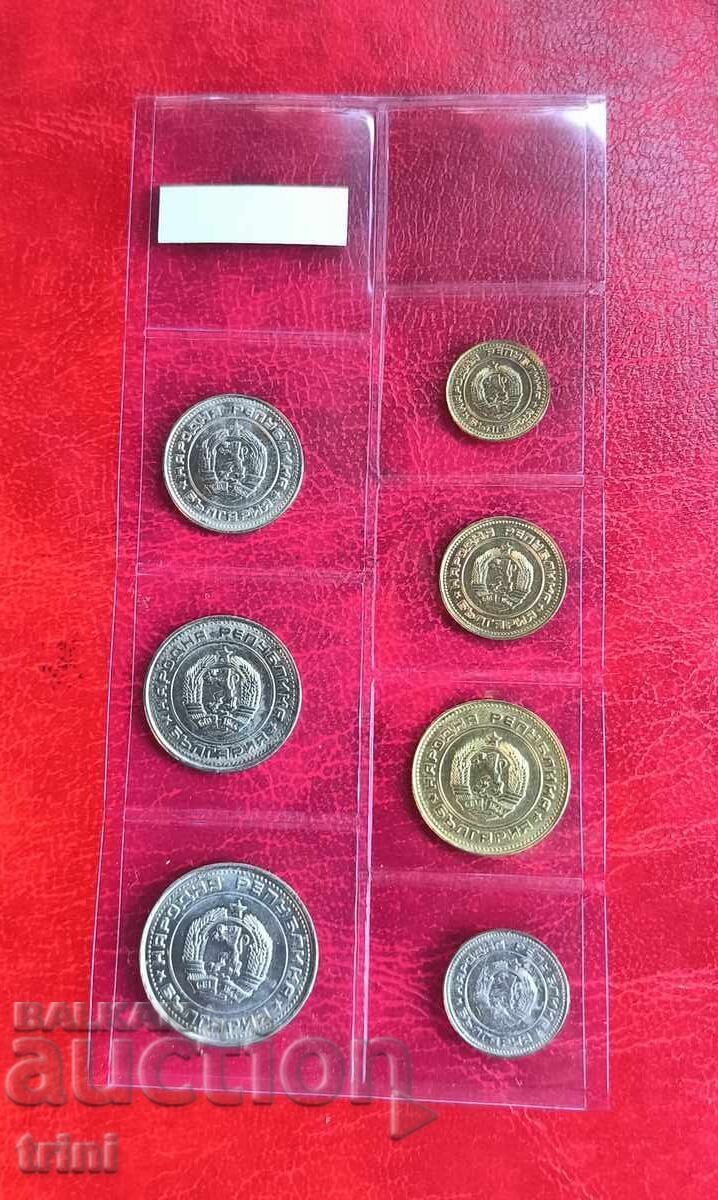 Set complet de monede de schimb din 1990 Bulgaria cu preț 20.00 BGN | € 10.23 Set complet de monede de schimb din 1990 Bulgaria cu preț 20.00 BGN | € 10.23