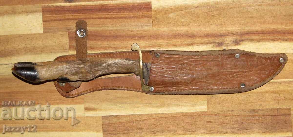 Licitație Cuțit de vânătoare solid cu mâner din copită Licitație Cuțit de vânătoare solid cu mâner din copită