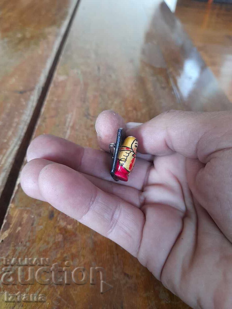 Δημοπρασία Παλιά καρφίτσα ματριόσκα Δημοπρασία Παλιά καρφίτσα ματριόσκα