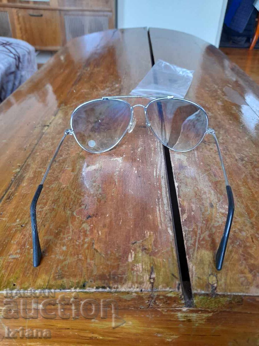 Delivery of Old Italia Sunglasses