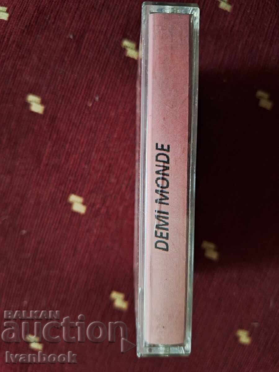 Κασέτα Ήχου - Demi Monde με τιμή 3.00 BGN | € 1.53 Κασέτα Ήχου - Demi Monde με τιμή 3.00 BGN | € 1.53