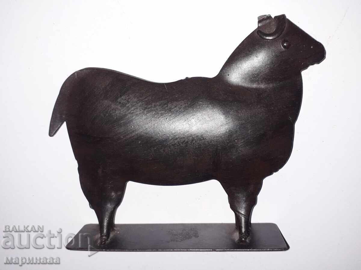 METAL FIGURE